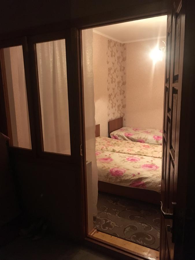 Homestay On Akademika Sakharova Soechoemi Buitenkant foto