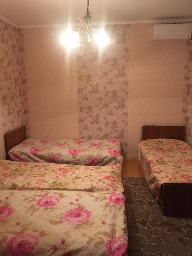 Homestay On Akademika Sakharova Soechoemi Buitenkant foto